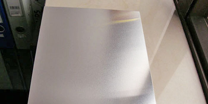 了解一下铝板表面可以喷水性漆吗？